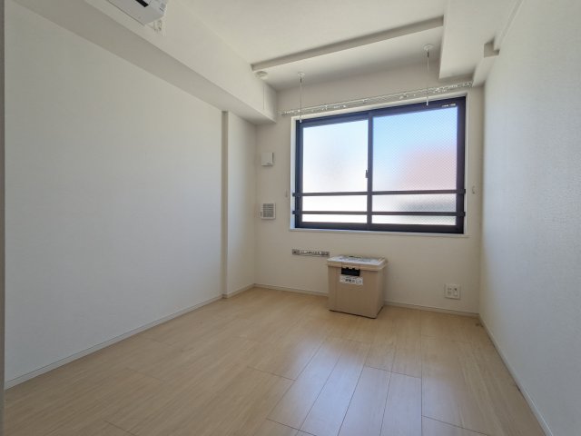 Kagurazaka Sta. 1DK 2B