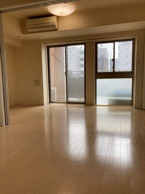 Jinbocho Sta. 1SLDK 8D