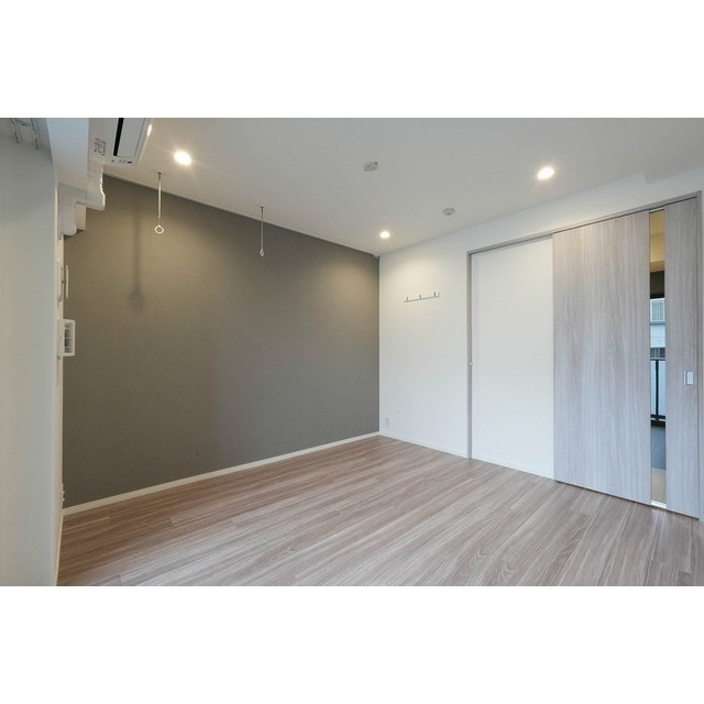 Yotsuya-sanchome Sta. 1R 1359781-121