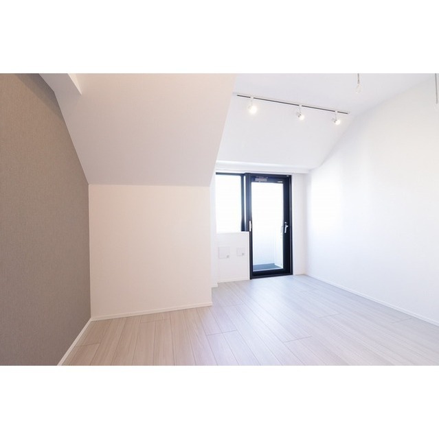 Higashi-shinjuku Sta. 1K 1329385-9C