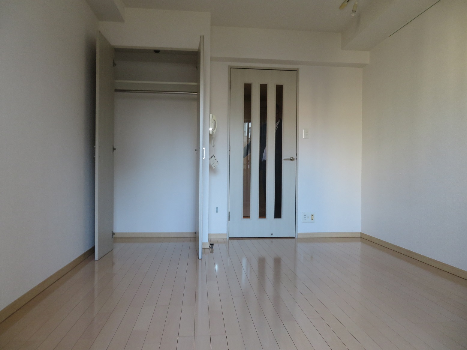 Higashi-nihonbashi Sta. 1K 4B