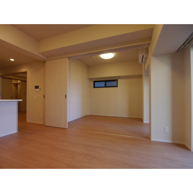 Nishi-sugamo Sta. 2LDK 12E