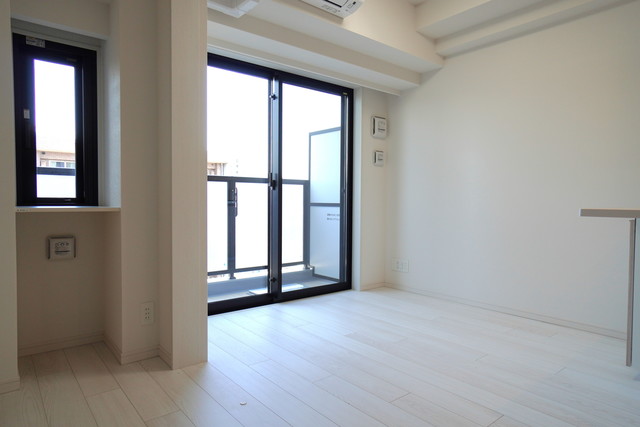 Yushima Sta. 1DK 702