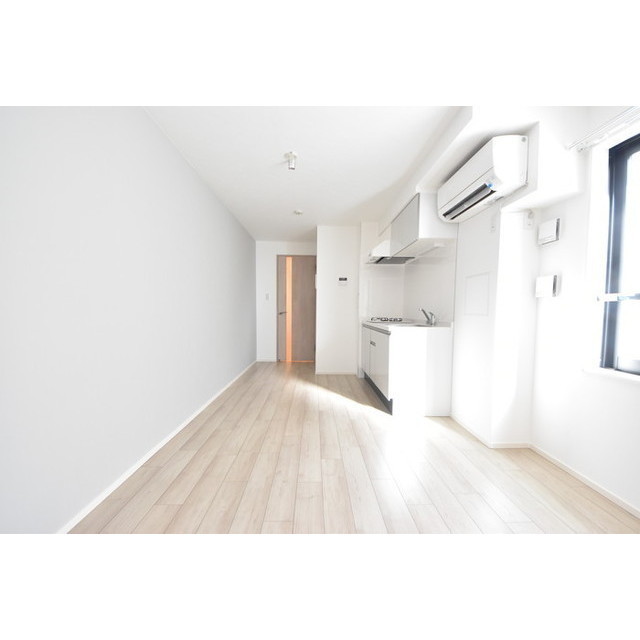 Gaienmae Sta. 1DK 0204