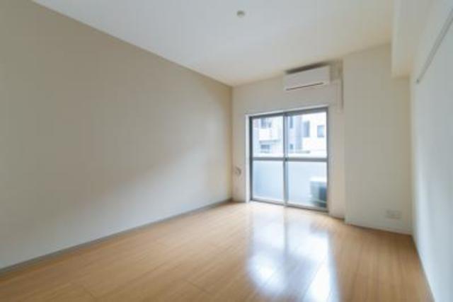 六本木车站 1K 303