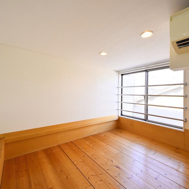 Chitose-karasuyama Sta. 1K 203