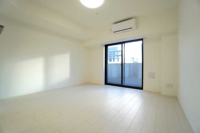 Edogawabashi Sta. 1K 202