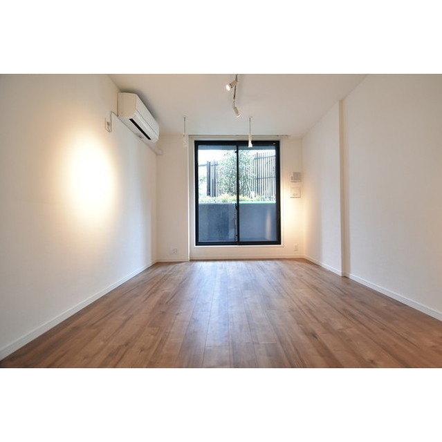 Shimo-kitazawa Sta. 1K 105