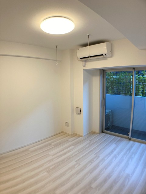 西新宿车站 1K 206