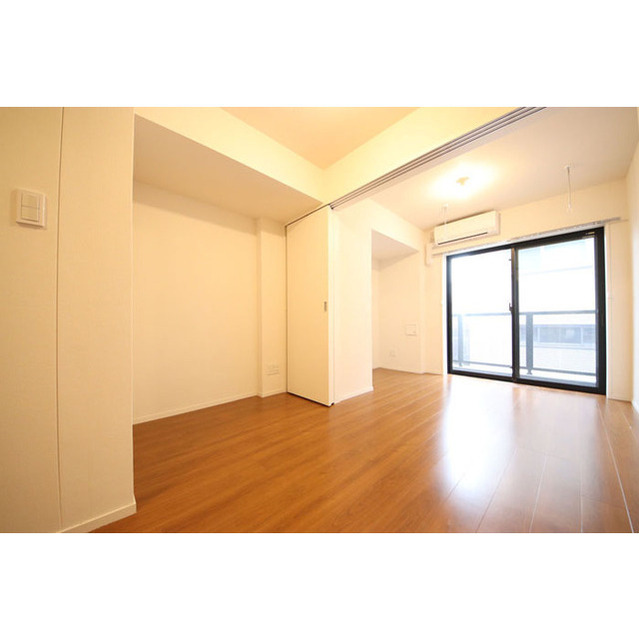 Yotsuya-sanchome Sta. 1DK 0402