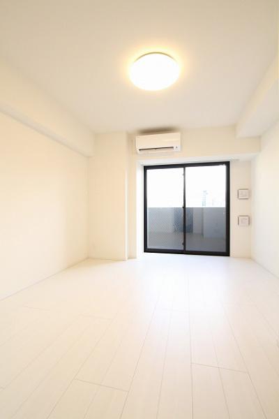 Higashi-shinjuku Sta. 1K 204