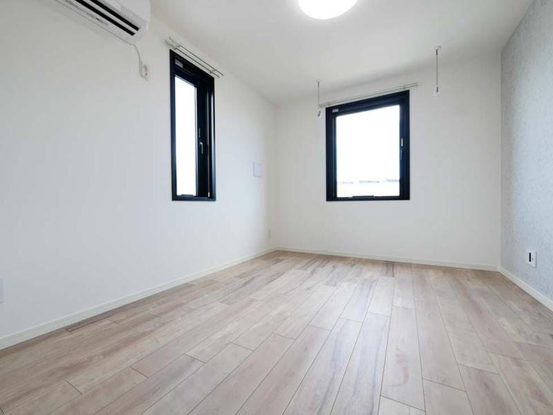 Nishi-sugamo Sta. 1K 401