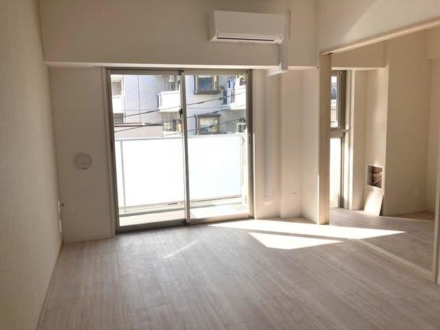 Tsukishima Sta. 2LDK 403