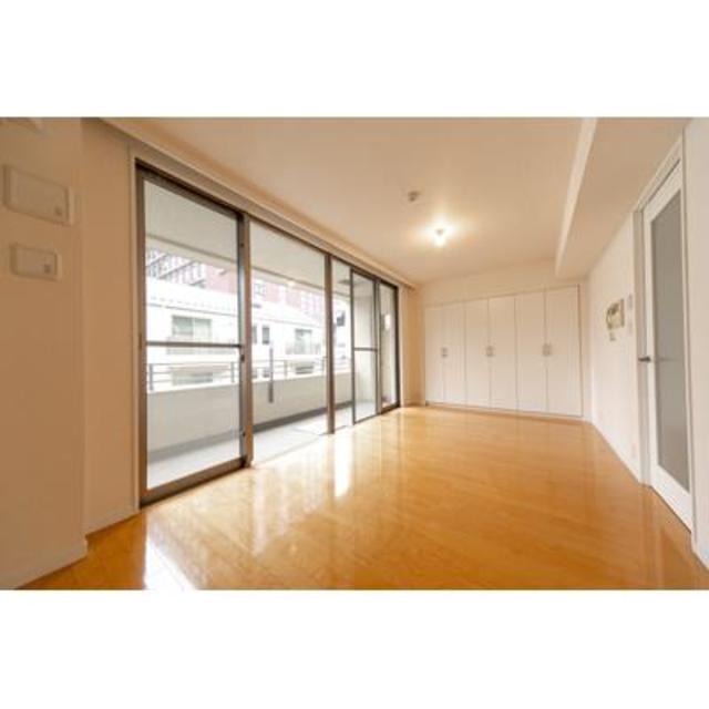 Akasakamitsuke Sta. 1K 404