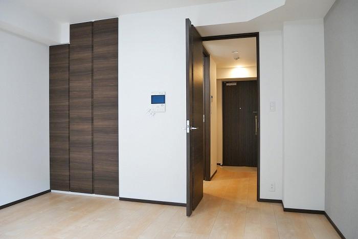 Yotsuya-sanchome Sta. 1K 306