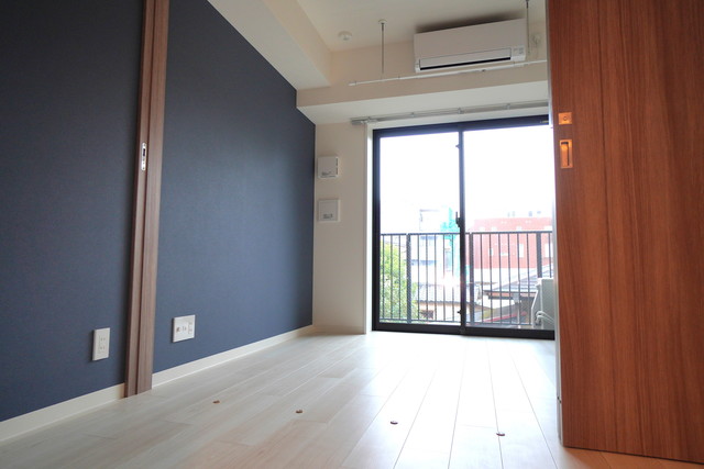 Yotsuya Sta. 1DK 302