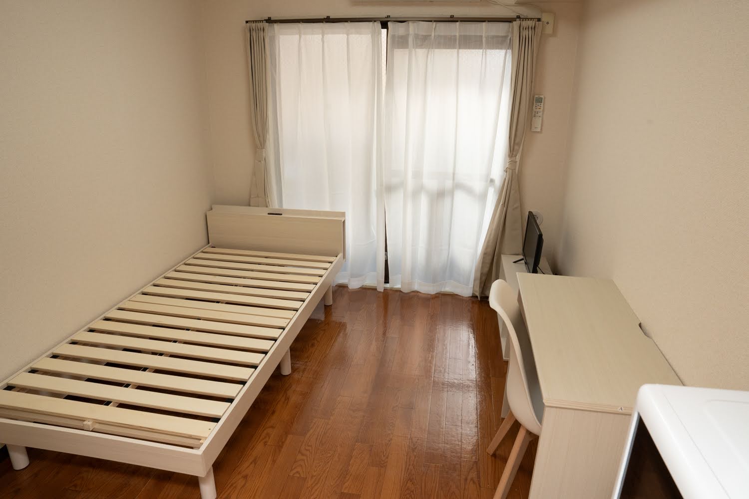 Nakanoshinbashi Sta. 1R 105