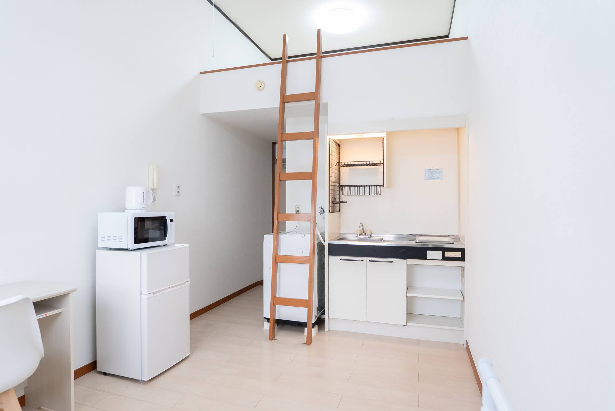 Kunigiyama Sta. 1R 203