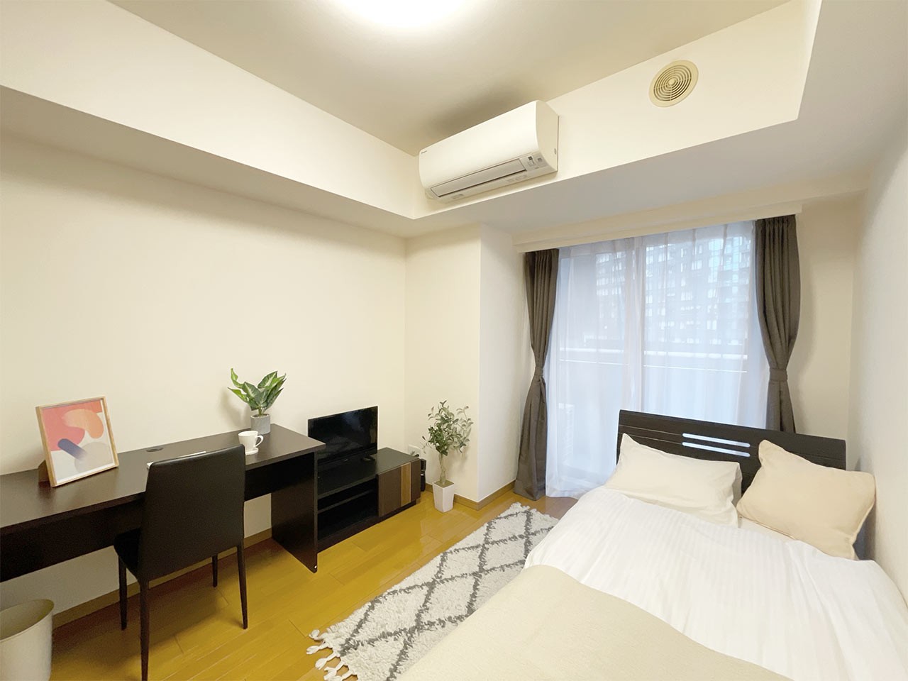 Nishi-shinjuku-gochome Sta. 1K 611