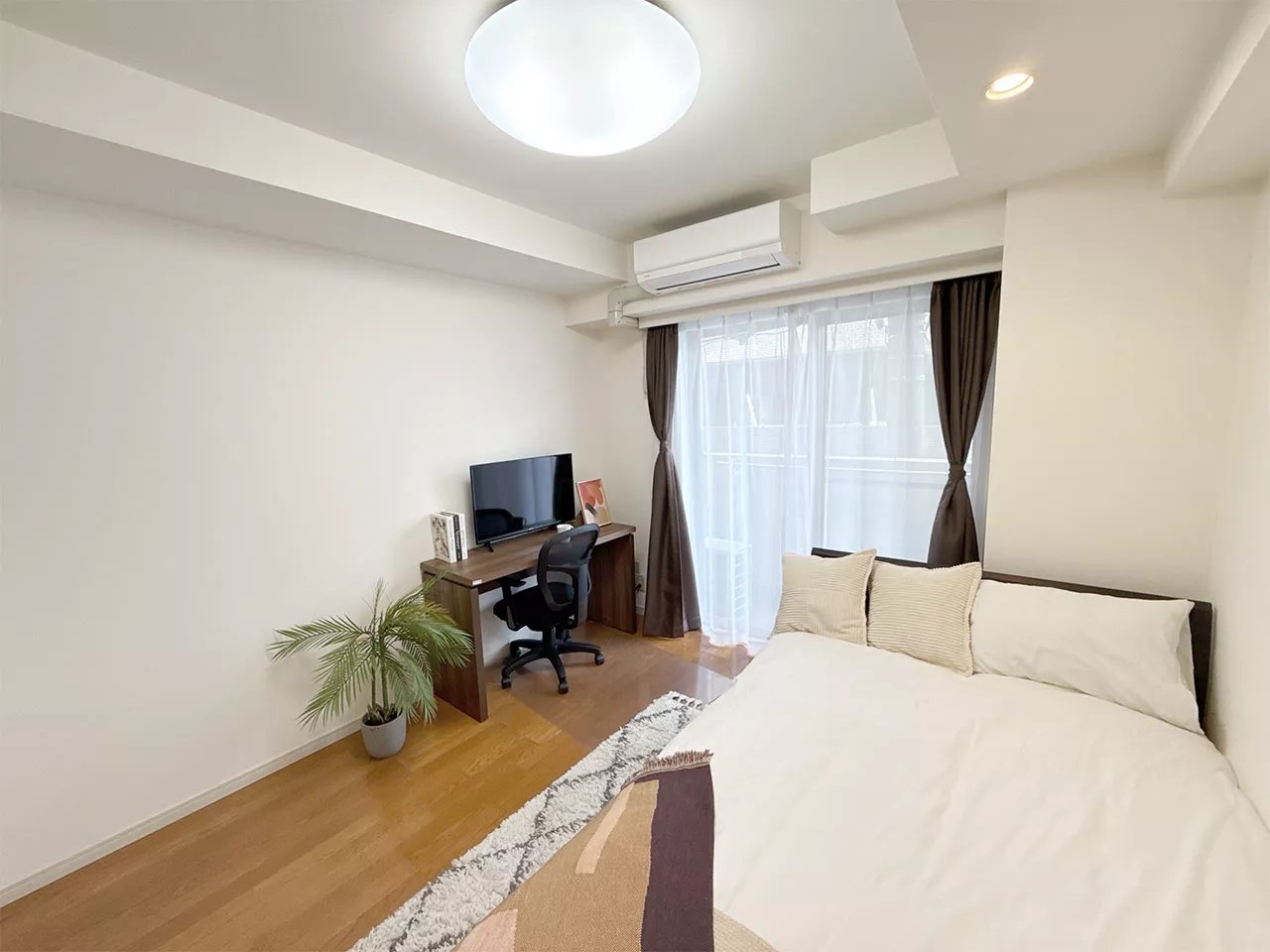 Jinbocho Sta. 1K 206