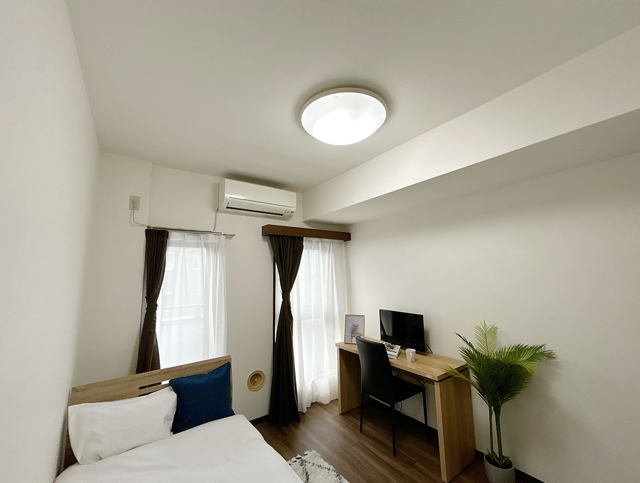 Yoyogihachiman Sta. 1K 305