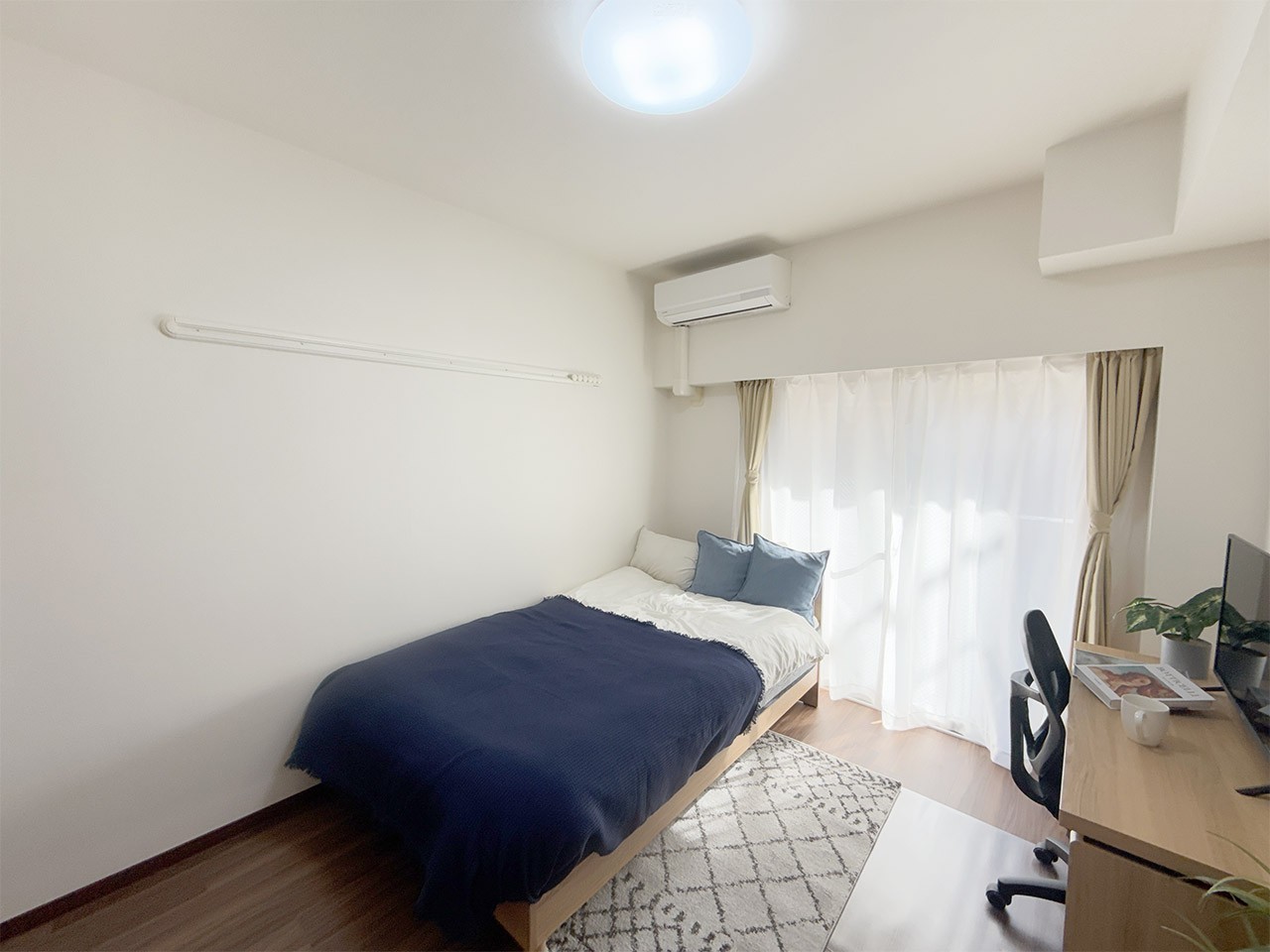 Shinsen Sta. 1K 205